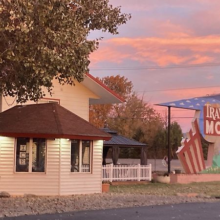 Travel Inn Motel Кениън Сити Екстериор снимка