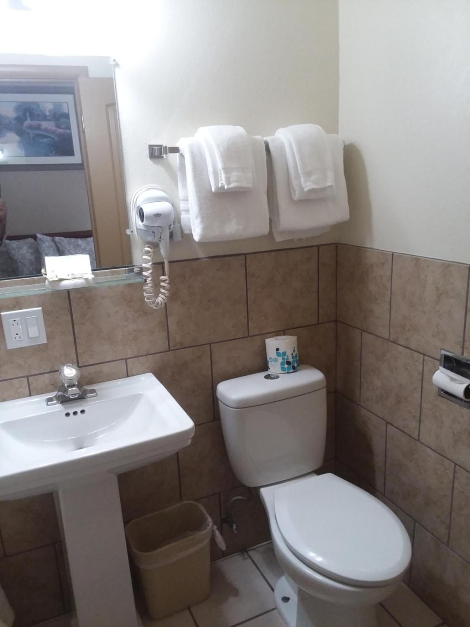 Travel Inn Motel Кениън Сити Екстериор снимка