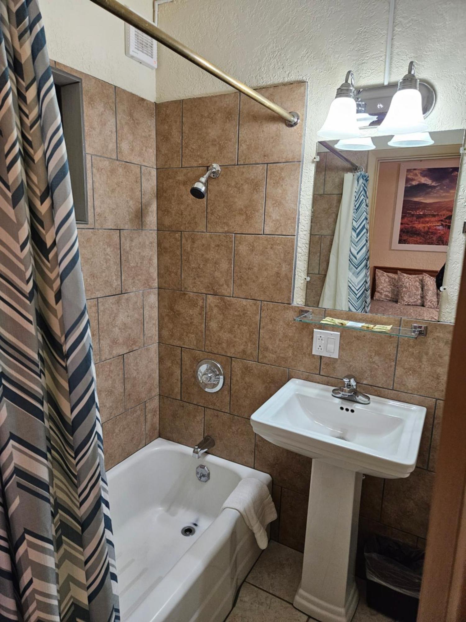 Travel Inn Motel Кениън Сити Екстериор снимка