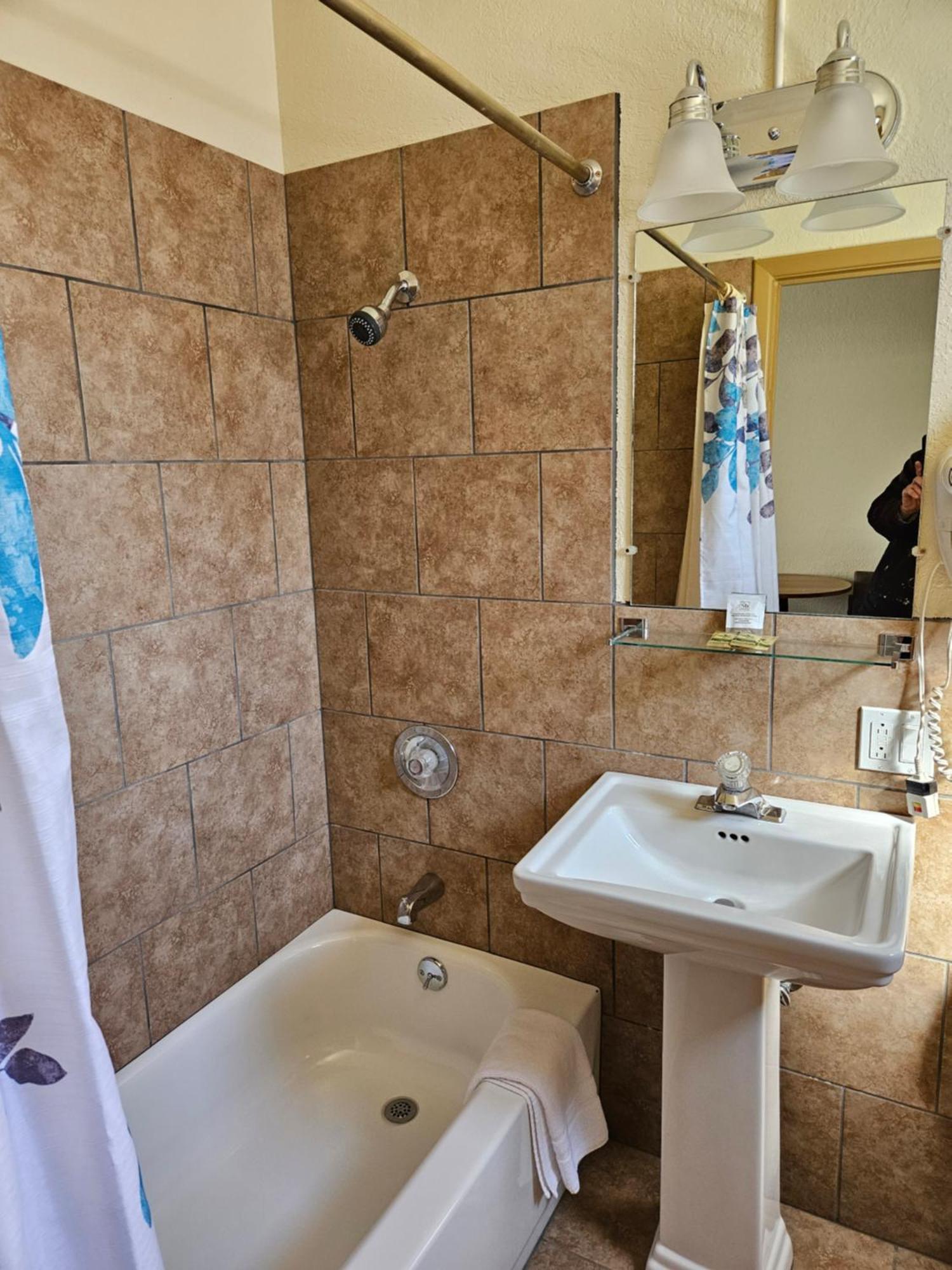 Travel Inn Motel Кениън Сити Екстериор снимка