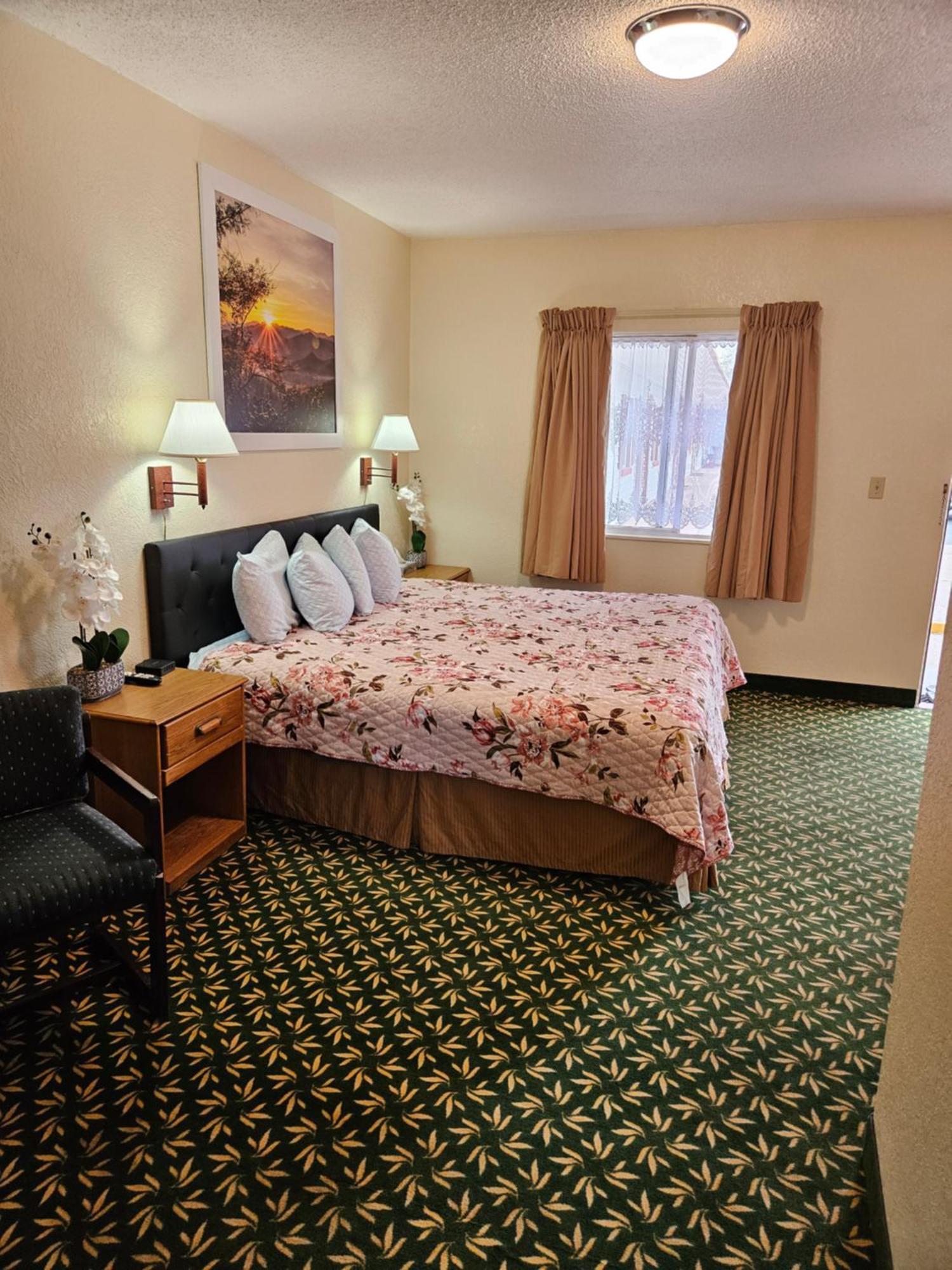 Travel Inn Motel Кениън Сити Екстериор снимка