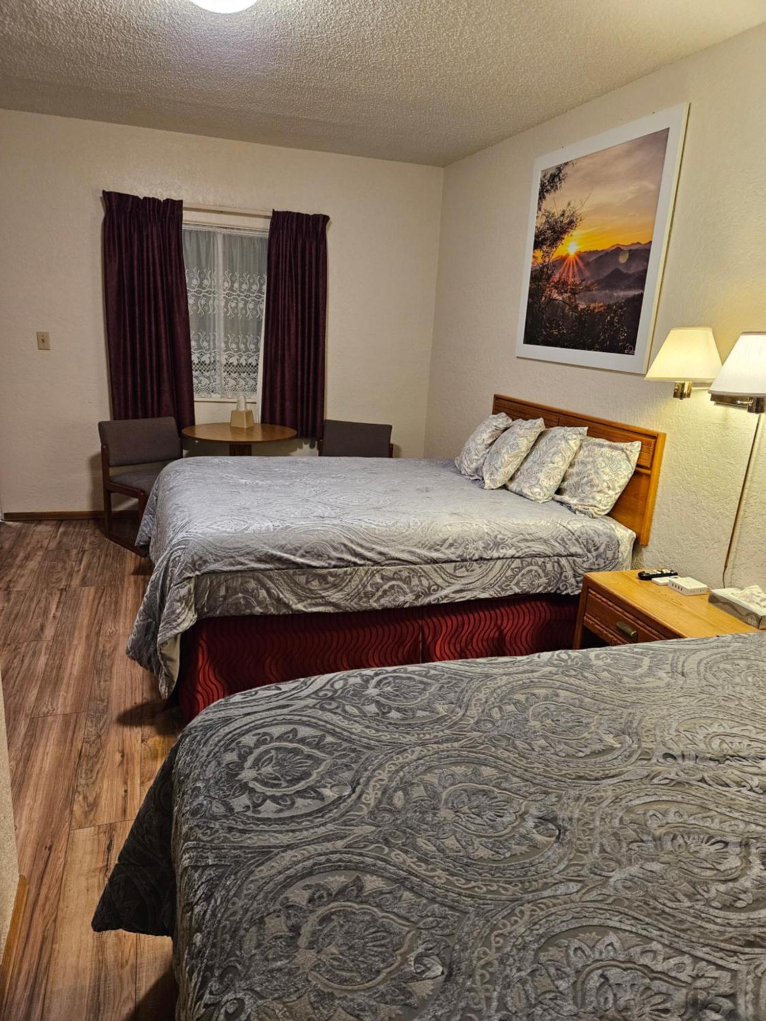 Travel Inn Motel Кениън Сити Екстериор снимка